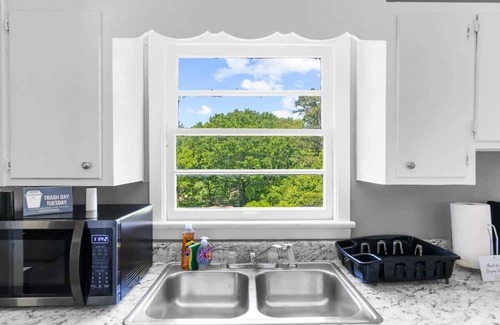 New Castle Casa | Broadmoor Bungalow - Unit A
