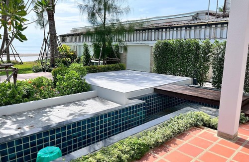 Hua Hin Hotel | The Delfini Hua Hin