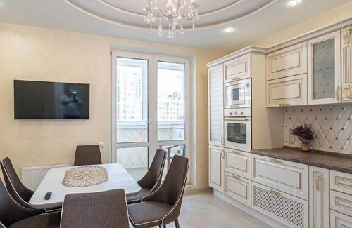 Pervomaysky District Apartamento | Modern apartment with spacious kitchen