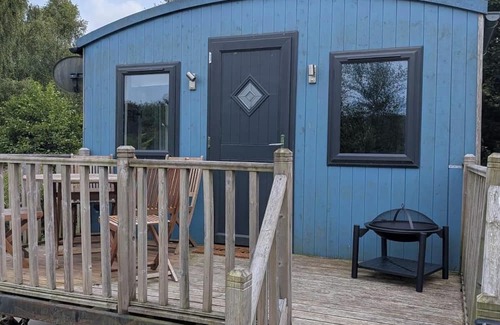 Kingswood Cabina | Tranquil Cabin Retreat in Welshpool