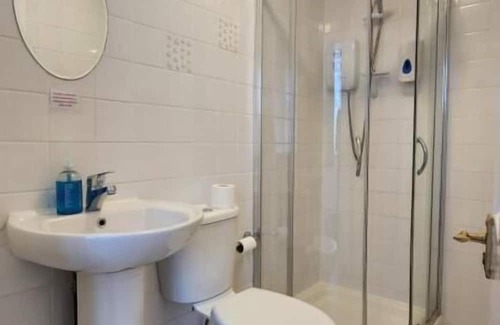 Horley Cama Y Desayuno | Gatwick Castle B&B