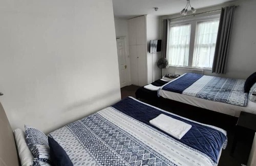 Horley Cama Y Desayuno | Gatwick Castle B&B