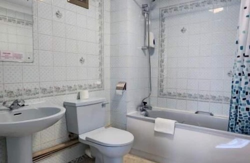 Horley Cama Y Desayuno | Gatwick Castle B&B