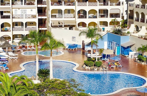Los Cristianos Apartamento | Two-floor Penthouse w Complex Pool Outdoor Terrace