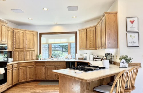 Federal Way Casa | Coastal Haven Seaside Serenity Retreat