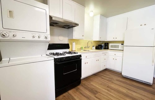 Campbell Casa | Campbell Cozy Bright 2B 1b AC Close to Downtown