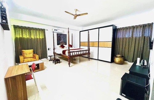 Sahakar Nagar Hotel | La Bendición