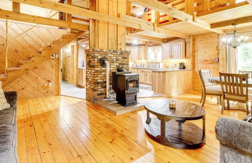 Queensbury Cabaña | 7 Mi to Glens Falls: Peaceful Retreat w/Game Room