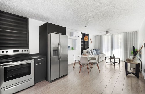 Eleanor Roosevelt Apartamento | Private Balcony Welcomes Pets On-site Parking