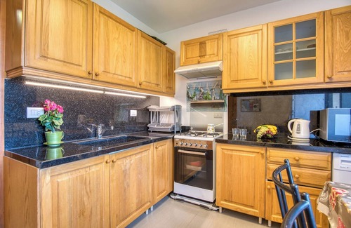 Kfardebian Apartamento | Gin 3-Bedroom Apartment in Mzaar