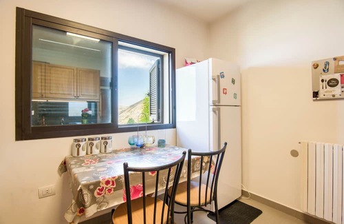 Kfardebian Apartamento | Gin 3-Bedroom Apartment in Mzaar