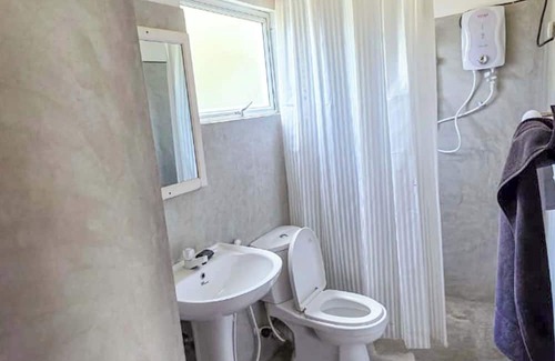 Uswetakeiyawa Hotel | Lake View Resort by Tropicube