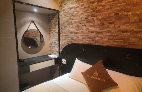 Thuan An Hotel | NP Motel BD by BAY LUXURY