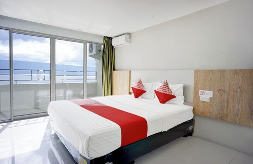 Parapat Hotel | OYO 94772 Gapura Hotel