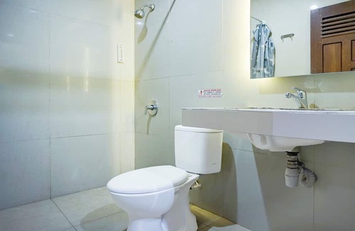 Parapat Hotel | OYO 94772 Gapura Hotel
