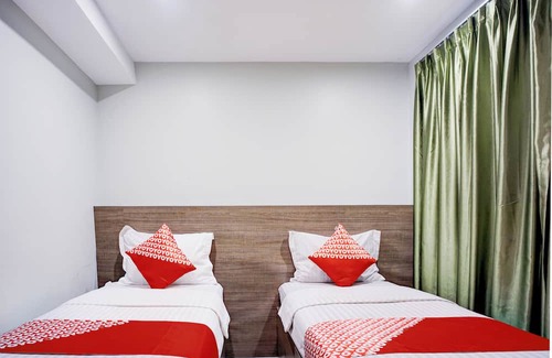 Parapat Hotel | OYO 94772 Gapura Hotel