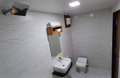 Patan Cama Y Desayuno | Hotel The Grand Jashi Residency