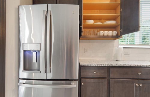 North Raleigh Apartamento | Luxe King 3BR Suite in North Raleigh
