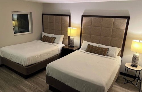 Redwood Hotel | Rocky mount motel