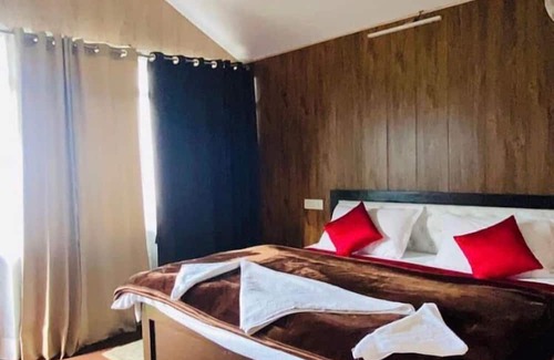 Kanatal Hotel | Navira Hills Cottages Kanatal