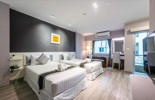 Bang Sao Thong Hotel | Napheera Royal Tel
