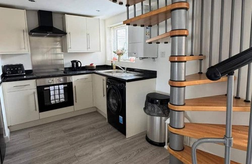 Middlewich Casa | Charming Middlewich House - Sleeps 4
