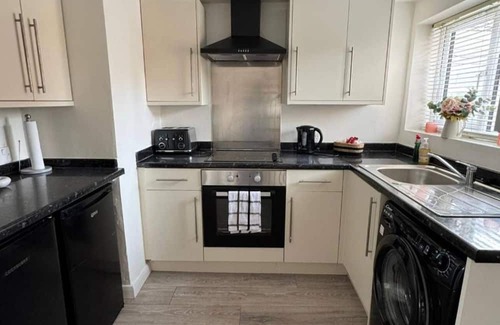 Middlewich Casa | Charming Middlewich House - Sleeps 4
