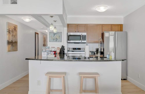 Rocky Point Apartamento | Palm Court a Bayview 2 Bed Suite Heated Pool