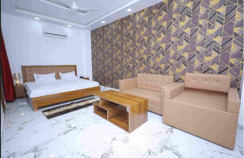 Bareilly Hotel | Hotel Rajani Bareilly AC Room