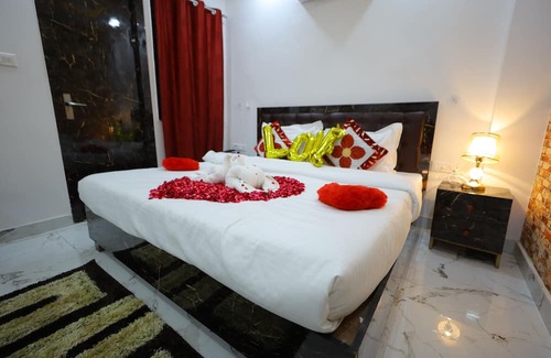 Bareilly Hotel | Hotel Rajani Bareilly AC Room