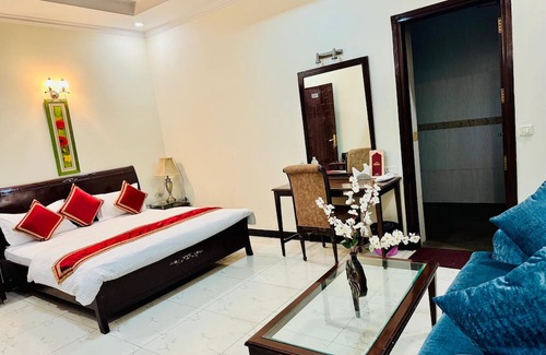 Hasanpur Complejo | Legasy Suites and Resorts