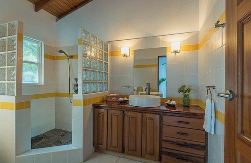 Bequia Island Hotel | RM Marina