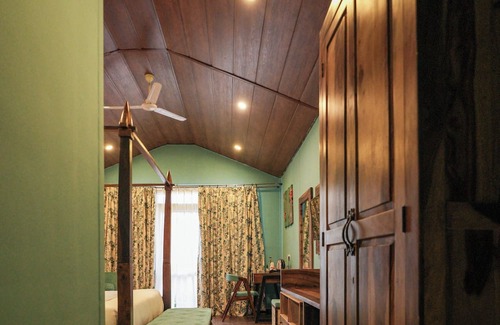 Dalhousie Hotel | Nazaara Nature Retreat