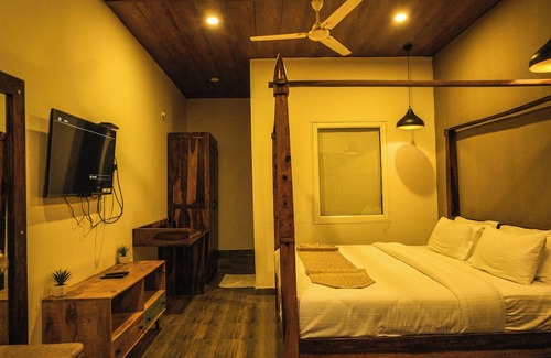 Dalhousie Hotel | Nazaara Nature Retreat