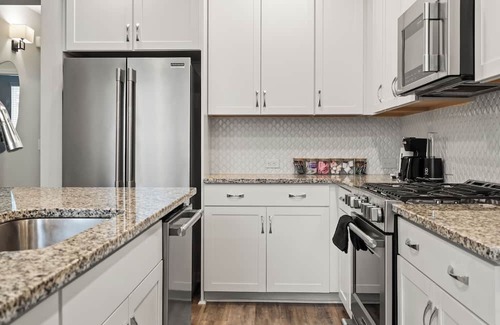 Charlotte Casa | King 3BR Townhouse in Camp North End
