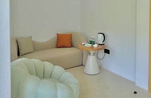 Wanning Hotel | Nirvana Seaview Homestay