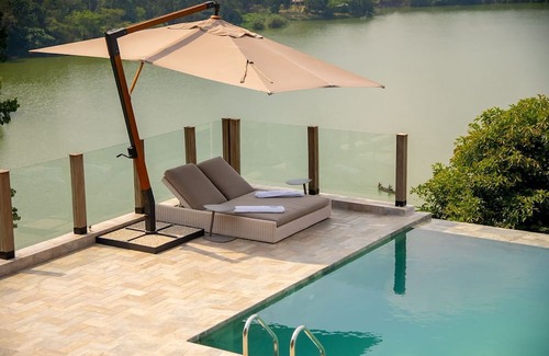Fort Portal Cabina | Tabebuia Spa & Safari Resort