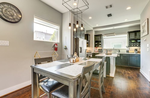 Northside Cabaña | 2 Mi to Dtwn: Modern Houston Home w/Private Patio