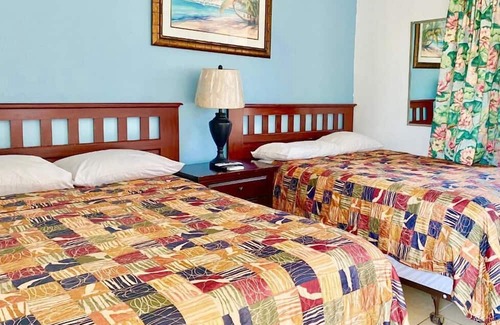 East Naples Hotel | Glades Motel