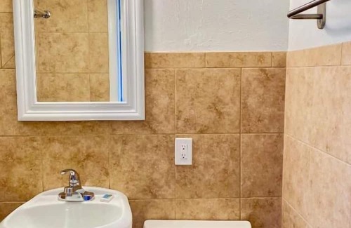 East Naples Hotel | Glades Motel