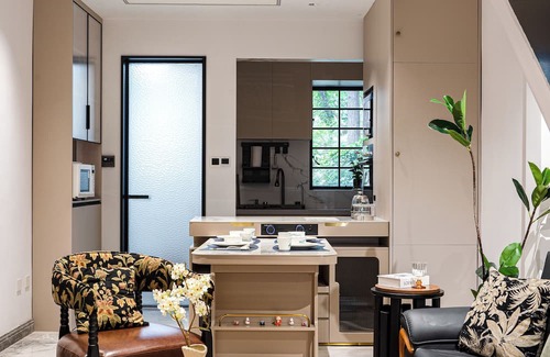 Huaihai Road Commercial Area Hotel | A detached old Shanghai villa