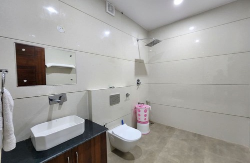 Mandi Hotel | Hotel Robo Nest