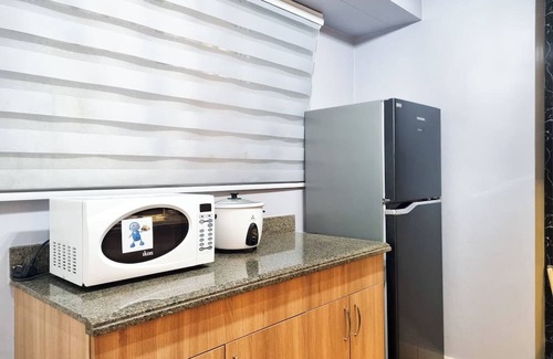 Ermita Condominio | 2BR Cozy & Spacious Family Condo, Great View & Karaoke At Torre De Manila