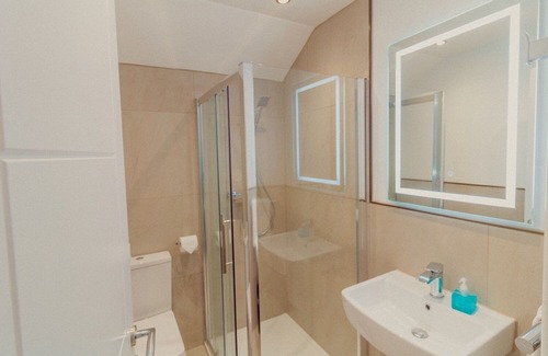 Newington Casa | Mayfield Suites