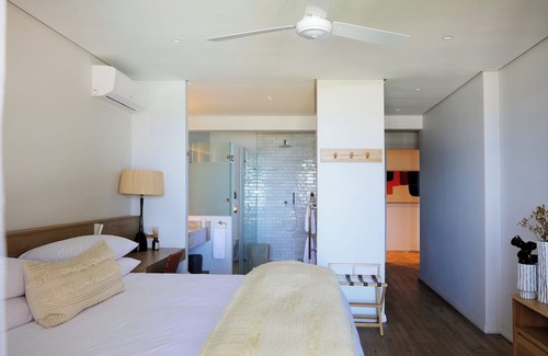 Shaka's Rock Hotel | Sala Beach House