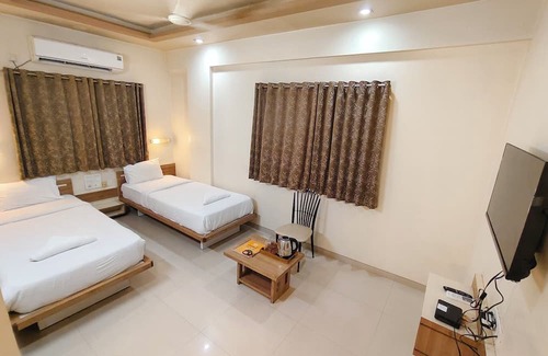 Rajgurunagar Hotel | Gandharva Inn