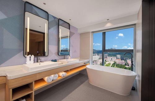 Donggang District Hotel | Holiday Inn Express Rizhao Oriental Colorful City by IHG