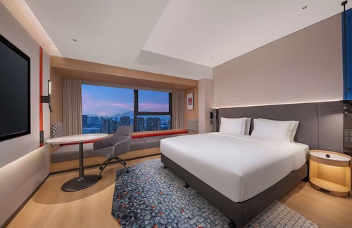 Donggang District Hotel | Holiday Inn Express Rizhao Oriental Colorful City by IHG