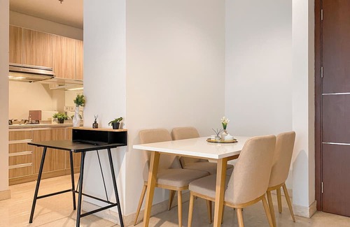 Chinatown Apartamento | Homey 2Br Apartment At Lucky Tower Residence