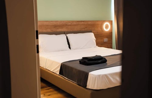 Trezzo sull'Adda Hotel | Elysium Self Check-In Rooms